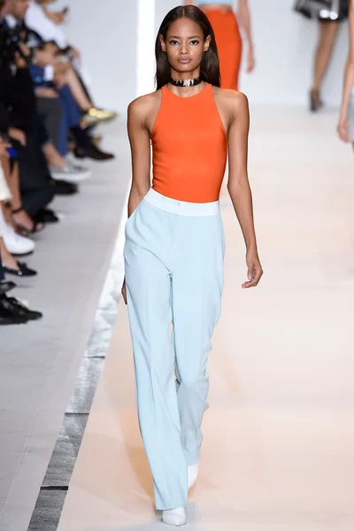 Look 19